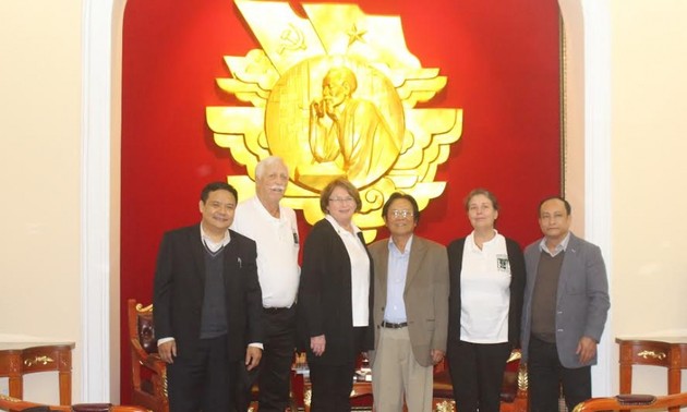 L’Association Vietnam-Etats-Unis rencontre des vétérans de guerre américains