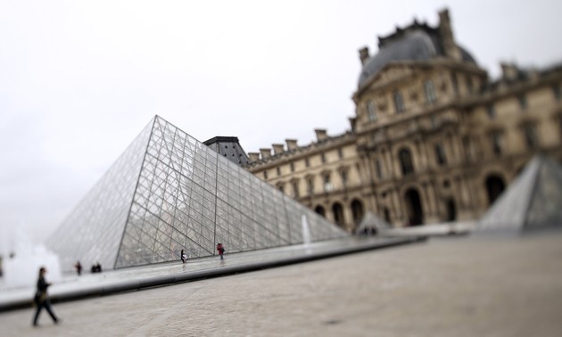Militaires agressés au Louvre : l'assaillant soupçonné d'avoir tweeté avant l'attaque