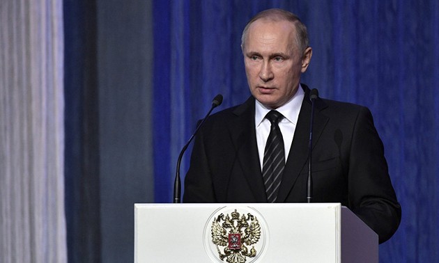 Poutine plaide pour un "dialogue" entre services secrets russes et américains