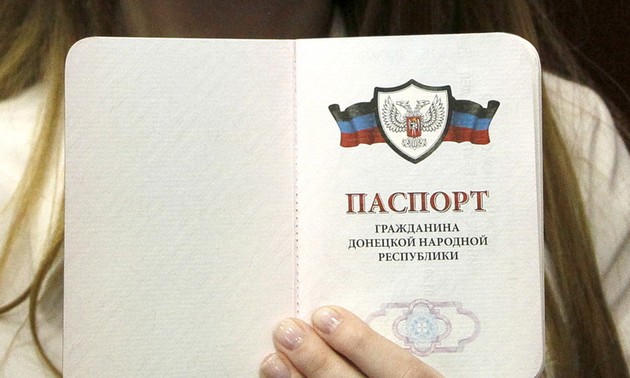 Ukraine : la reconnaissance russe des passeports séparatistes "inacceptable" pour l’Occident