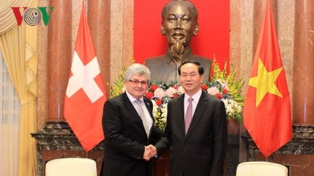 Le Vietnam souhaite renforcer ses relations avec la Suisse