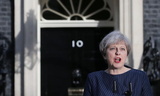 Theresa May convoque des élections anticipées le 8 juin