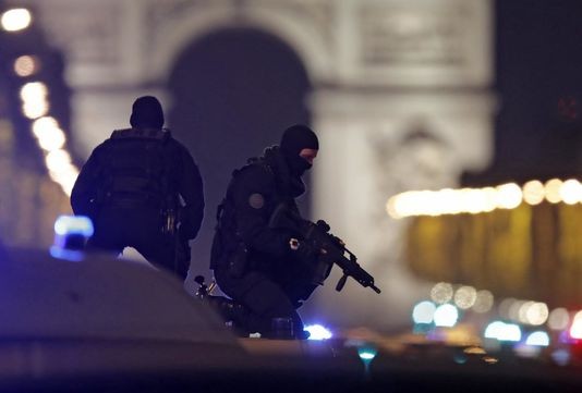 Fusillade à Paris : l’homme signalé par les services belges s’est rendu à Anvers