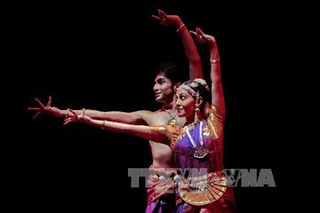 Spectacle de danse à l’occasion des 45 ans des relations Vietnam-Inde