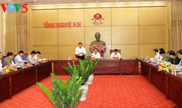 Le président Tran Dai Quang travaille avec les autorités de Nghe An