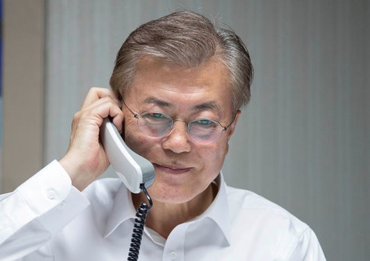 Le président sud-coréen s'entretient avec les dirigeants chinois et japonais au téléphone