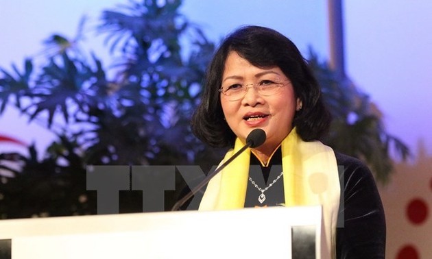 Dang Thi Ngoc Thinh au Sommet mondial des femmes 2017 au Japon
