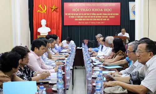 Pour que de plus en plus de personnes suivent l’exemple moral du président Ho Chi Minh