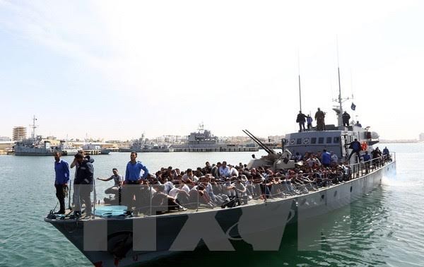 2300 migrants secourus au large de la Libye