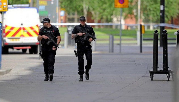  Attentat à Manchester : le suspect identifié, trois hommes arrêtés