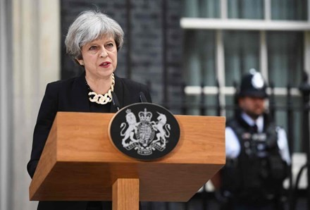 Attaques à Londres: Theresa May confirme le maintien des élections législatives