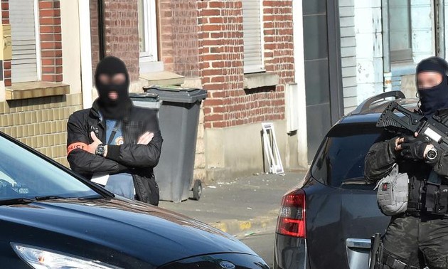 Un homme arrêté lors d'une vaste opération antiterroriste entre la France et la Belgique