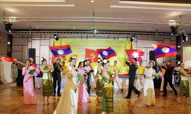 Célébrations de la fête nationale et du 55ème anniversaire des relations diplomatiques Vietnam-Laos