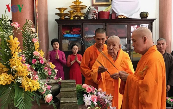 Bouddhisme: La fête du pardon des Trépassés célébrée au Vietnam