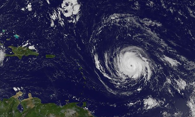 L’ouragan Irma est passé en catégorie maximale et menace les Caraïbes