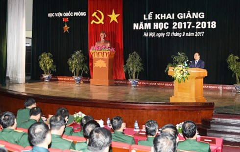Nguyen Xuan Phuc à la rentrée scolaire de l’Académie de la Défense