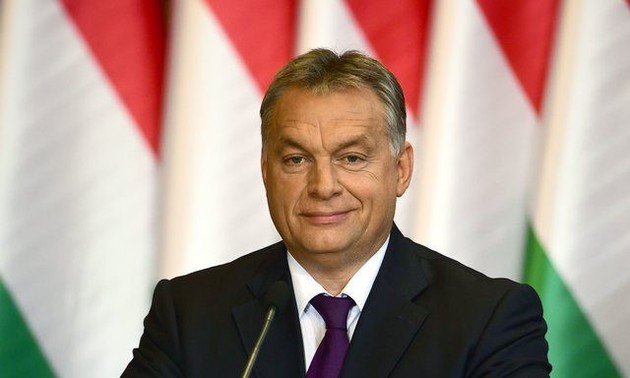 Le Premier ministre hongrois se rend au Vietnam