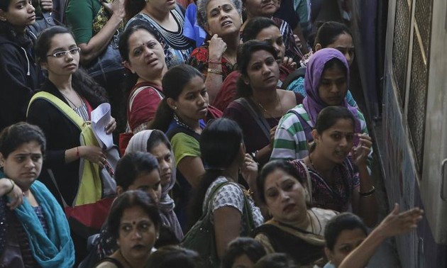Inde: au moins 15 morts dans une bousculade dans une gare de Bombay