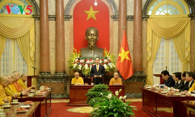 Tran Dai Quang rencontre une délégation de l’Eglise bouddhique du Vietnam