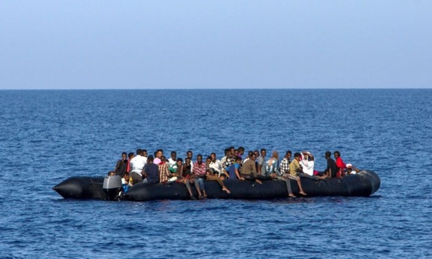 Au moins 90 migrants donnés pour morts après un naufrage en Méditerranée