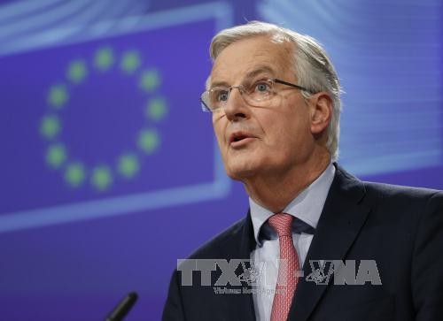 Brexit: le projet de traité de rupture présenté à Bruxelles