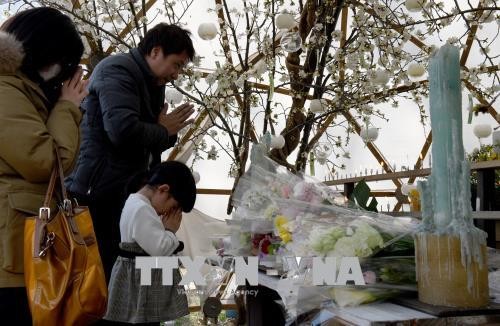 Le Japon marque sept ans après les catastrophes dévastatrices du 11 mars