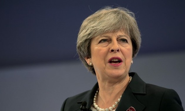 Espion empoisonné: Theresa May annonce la “suspension des contacts bilatéraux” avec Moscou