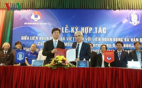 Football : signature d’une convention de coopération entre le VFF et la KFA