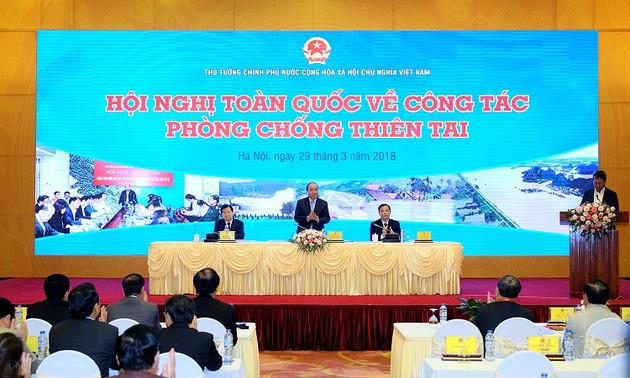 Nguyên Xuân Phuc préside une conférence nationale sur la prévention des catastrophes naturelles