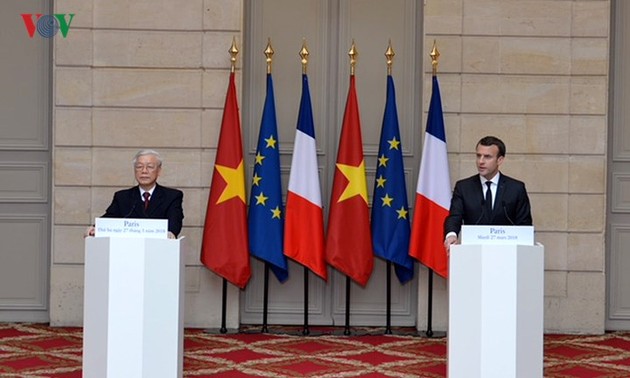 Amélioration des relations Vietnam-France et Vietnam-Cuba
