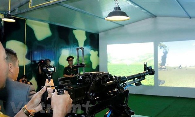 Le Vietnam remet au Laos un centre de simulation de combat