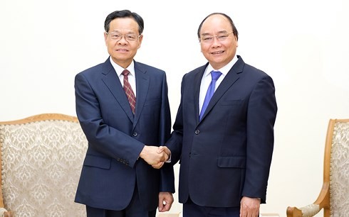 Nguyên Xuân Phuc reçoit le gouverneur de la région autonome Zhuang du Guangxi