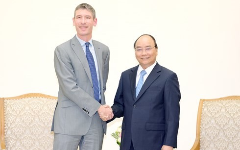 Nguyên Xuân Phuc reçoit l’ambassadeur britannique