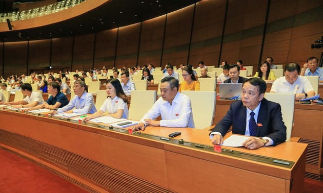 Les députés adoptent le projet du contrôle parlementaire de 2019