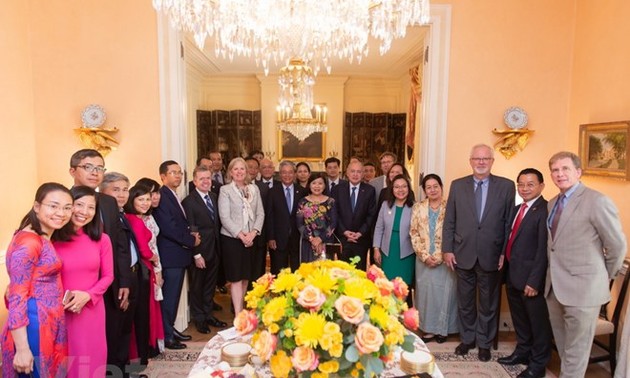 Les Etats-Unis disent au revoir à l’ambassadeur du Vietnam Pham Quang Vinh