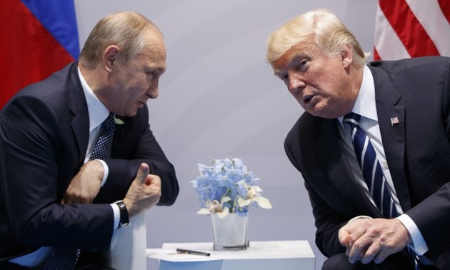 Un conseiller de Donald Trump à Moscou pour évoquer une rencontre avec Vladimir Poutine 