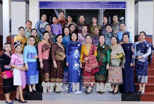 Dang Thi Ngoc Thinh termine sa visite officielle au Laos