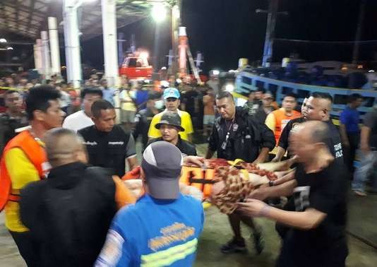 Thaïlande: au moins 13 morts et des dizaines de touristes disparus après le naufrage d’un bateau
