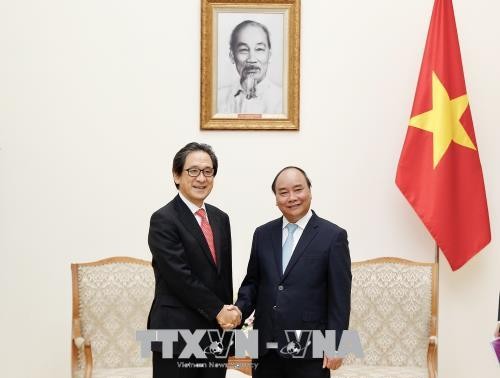 Le PM Nguyên Xuân Phuc reçoit le président de JETRO