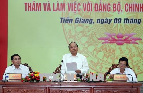 Le PM travaille avec des responsables de Tiên Giang