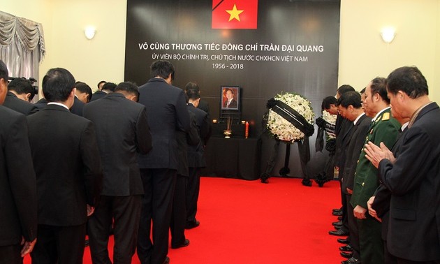 Hommage rendu au président Trân Dai Quang à l’étranger 