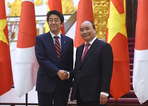 Le Premier ministre Nguyên Xuân Phuc répond à la presse japonaise