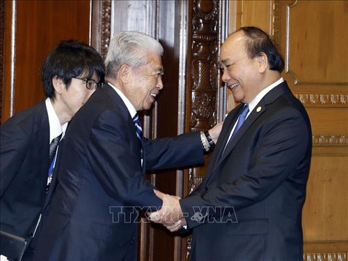 Nguyên Xuân Phuc rencontre les présidents de la chambre des représentants et du Sénat japonais