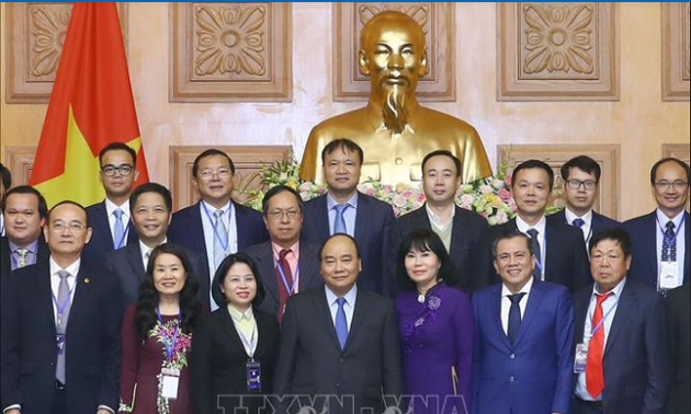 Nguyên Xuân Phuc rencontre des chefs d’entreprises certifiées « Vietnam value 2018 »