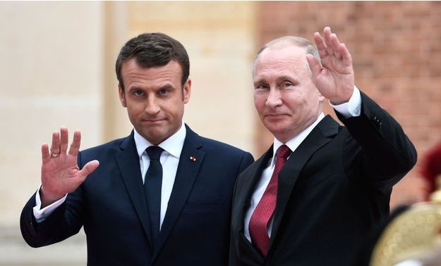 Emmanuel Macron s'entretient, par téléphone, avec Vladimir Poutine
