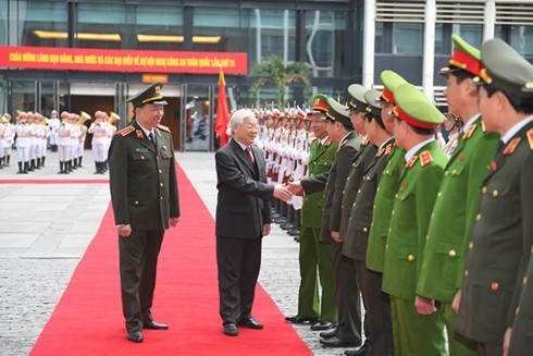 Nguyên Phu Trong à la 47e conférence nationale de la police