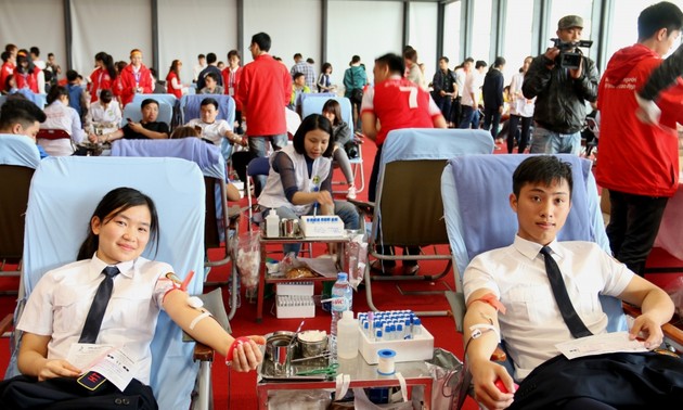Ouverture de la campagne de don du sang «Printemps rose»