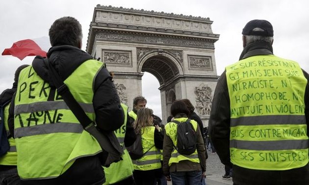 “Gilets jaunes“: manifestations interdites samedi sur les Champs-Élysées et ses abords 