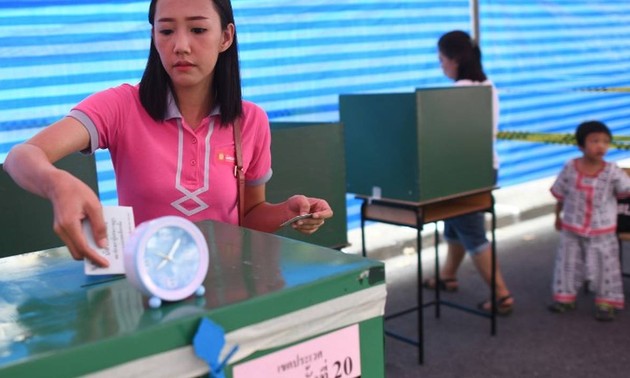 Thaïlande: Ouverture des bureaux de vote pour les premières élections depuis 2014