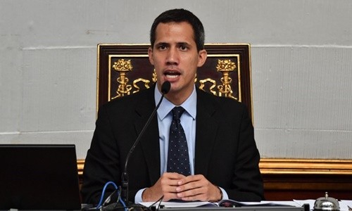 Au Venezuela, la Cour suprême demande la levée de l'immunité parlementaire de Juan Guaido